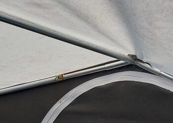 Tentdoek met schimmel